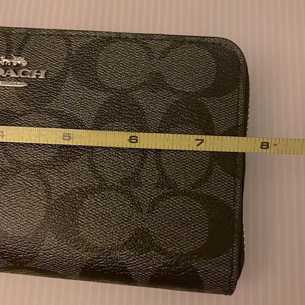 Coach Wallet - Picture 7 of 8